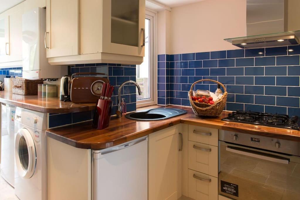 Meddlars A Historic Cottage On The Countryside Edge Of A Vibrant Market Town Hadleigh  Exteriér fotografie